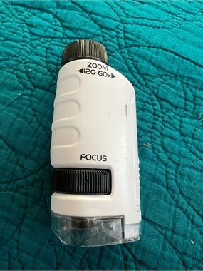 White Compact Handheld Zoom Microscope with Focus Control